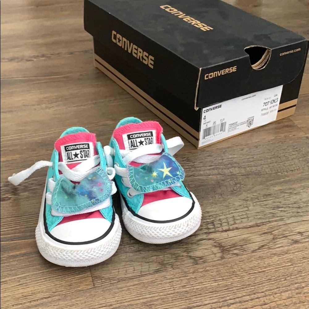Like new toddler converse